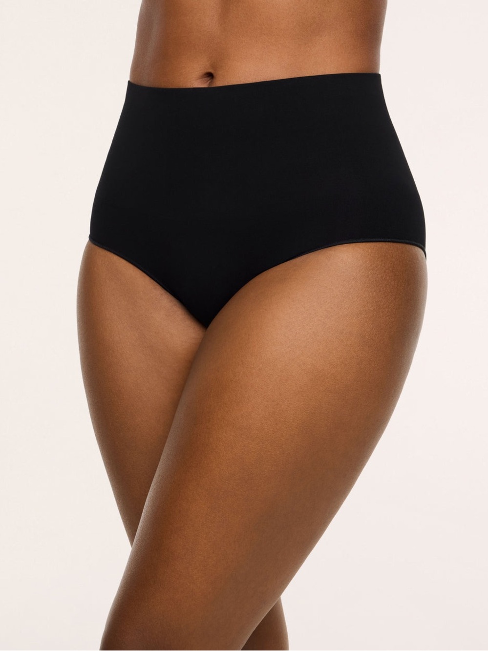 SPANX Shape Extra Ordinary High-Waist Seamless Briefs in Black Small